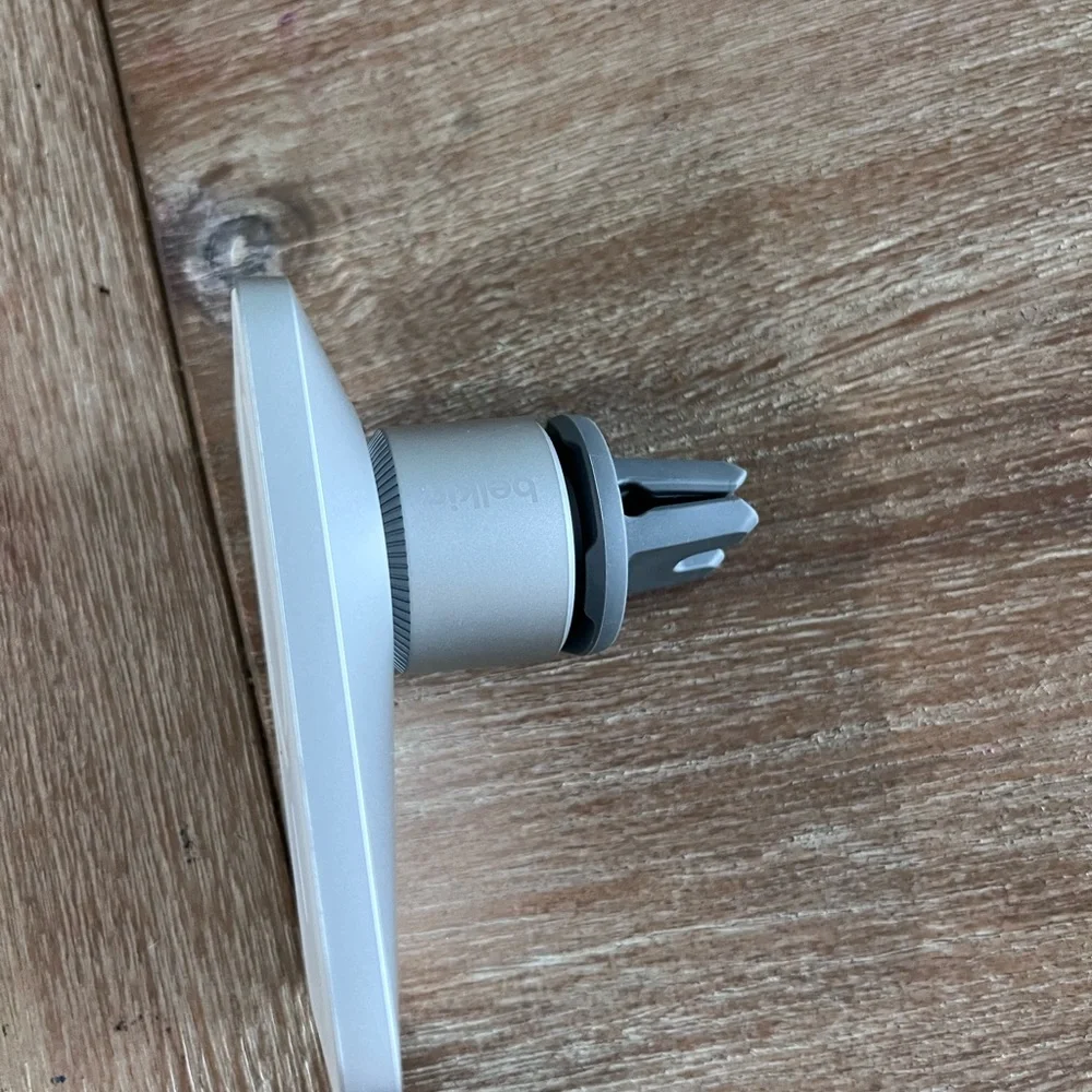 Belkin MagSafe Vent Mount Pro - Silver